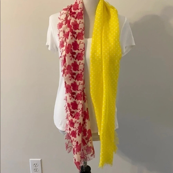 •Lindsay Phillips• Fringe Wrap/Scarf, Like New - Picture 3 of 8